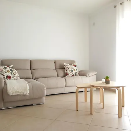 Bright And Spacious With Patio And Bbq Villa *