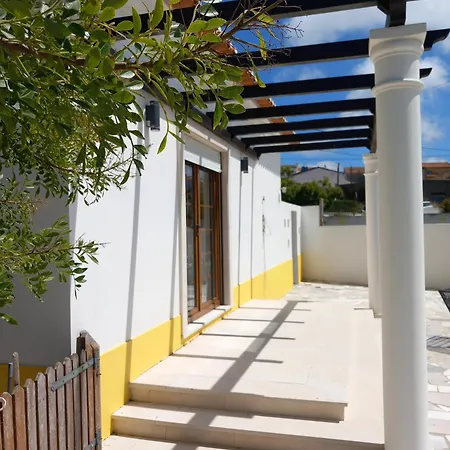Bright And Spacious With Patio And Bbq 빌라 Serra d'El-Rei