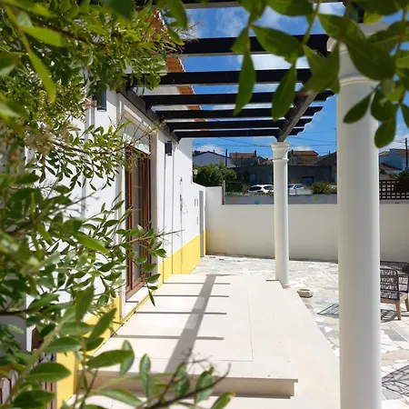 Bright And Spacious With Patio And Bbq 빌라 *