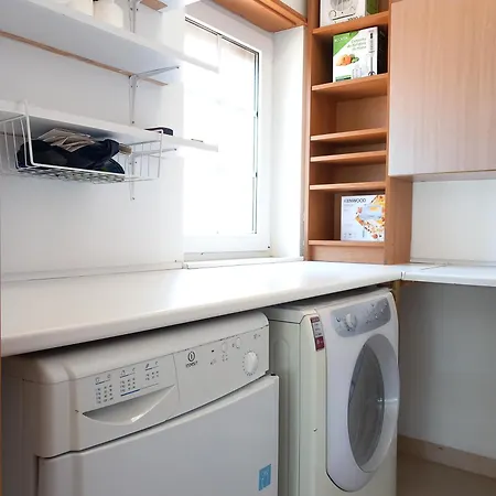 빌라 Bright And Spacious With Patio And Bbq